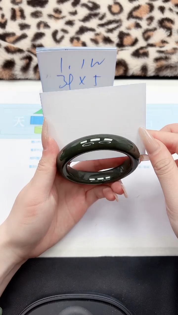 【闪购商品】和田玉手镯未镶嵌144-55