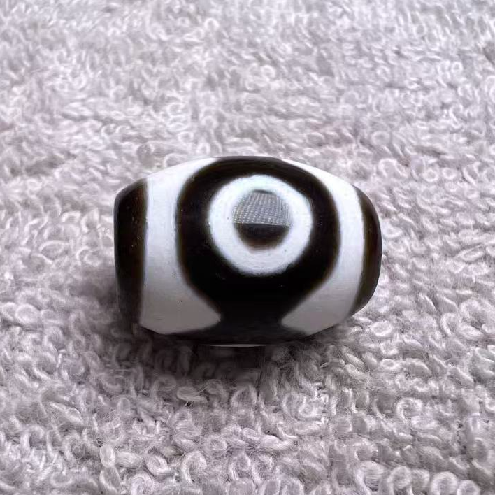 1号黑白达洛，品相完美，男女锁骨颈饰（17*13+）