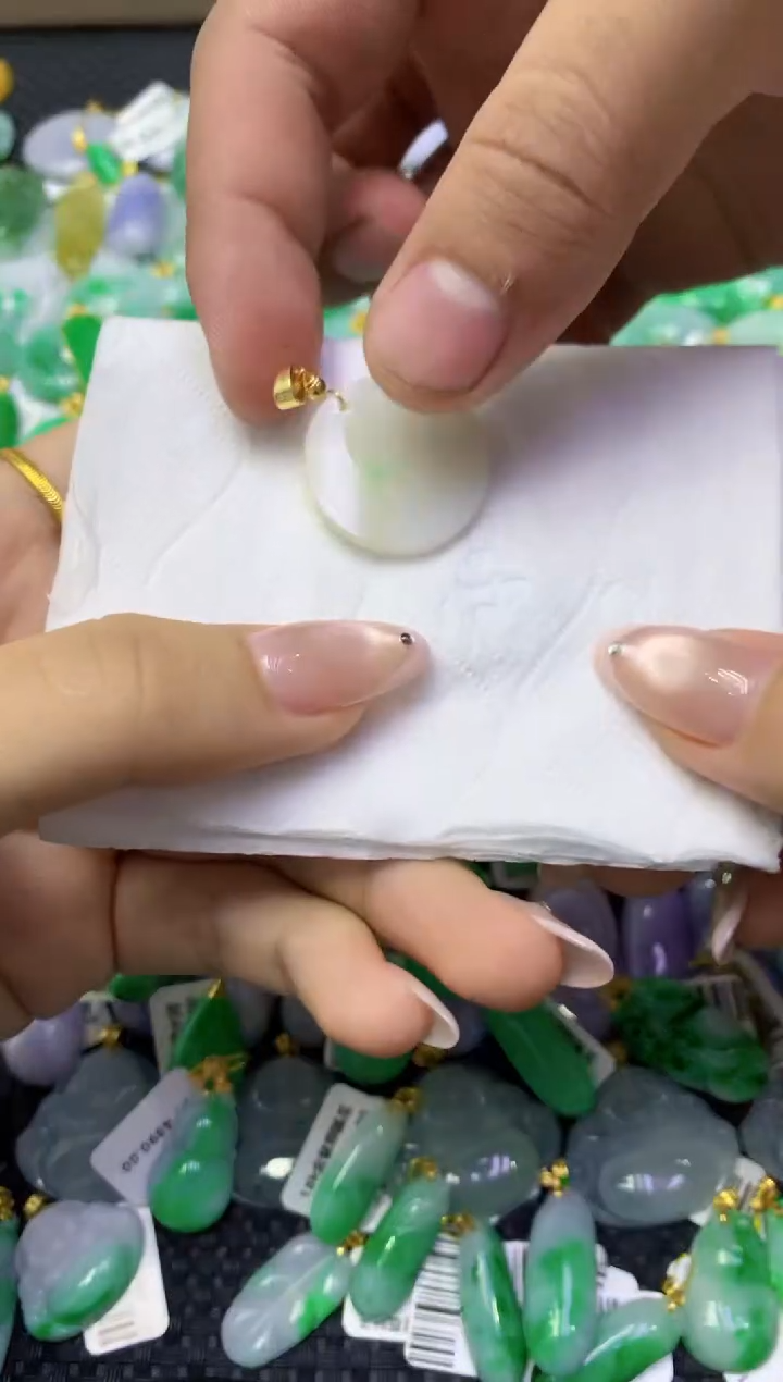 颈饰未镶嵌翡翠天然缅甸翡翠A货