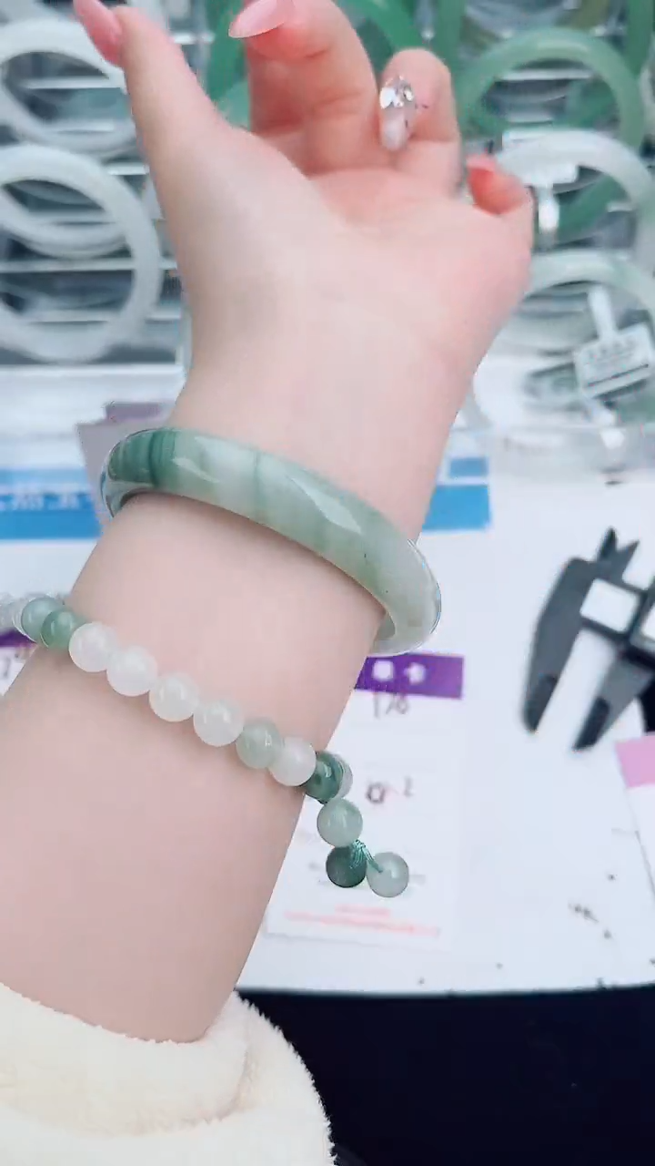 未镶嵌手镯石英质玉130-57/58