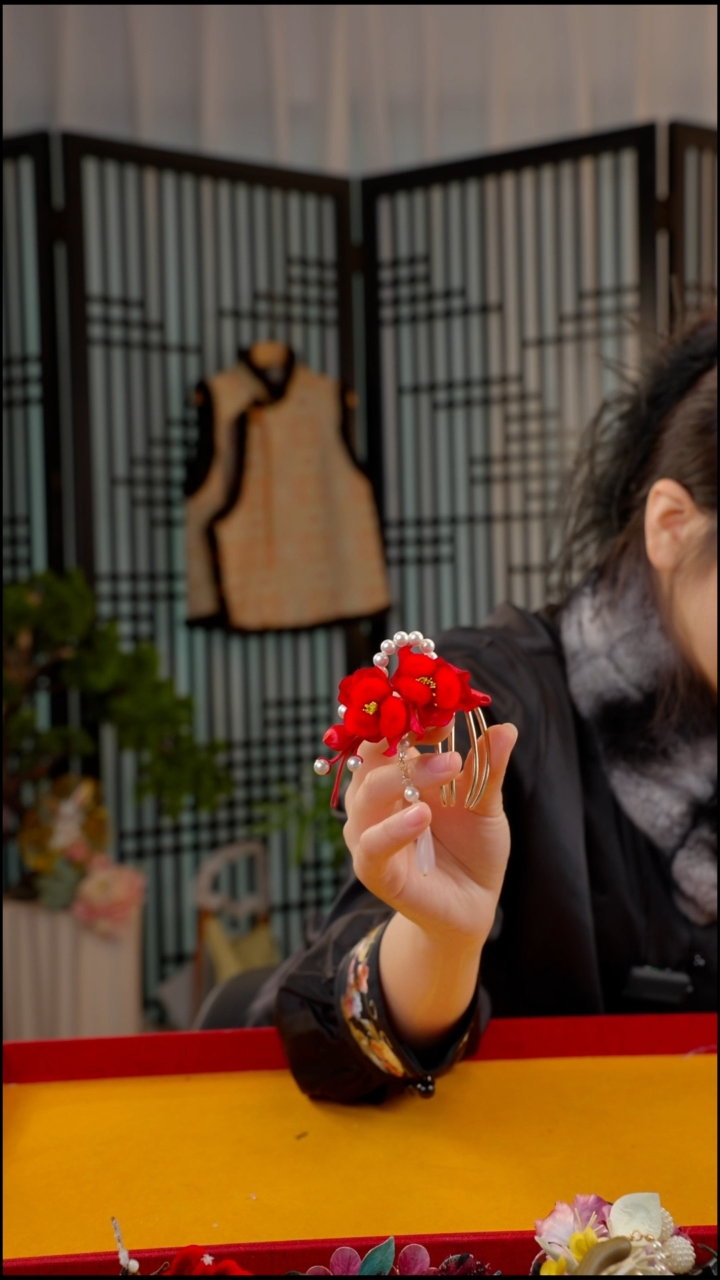 刺绣非遗绒花苏绣饰品