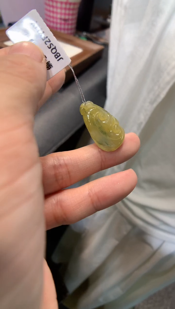 颈饰未镶嵌翡翠如意