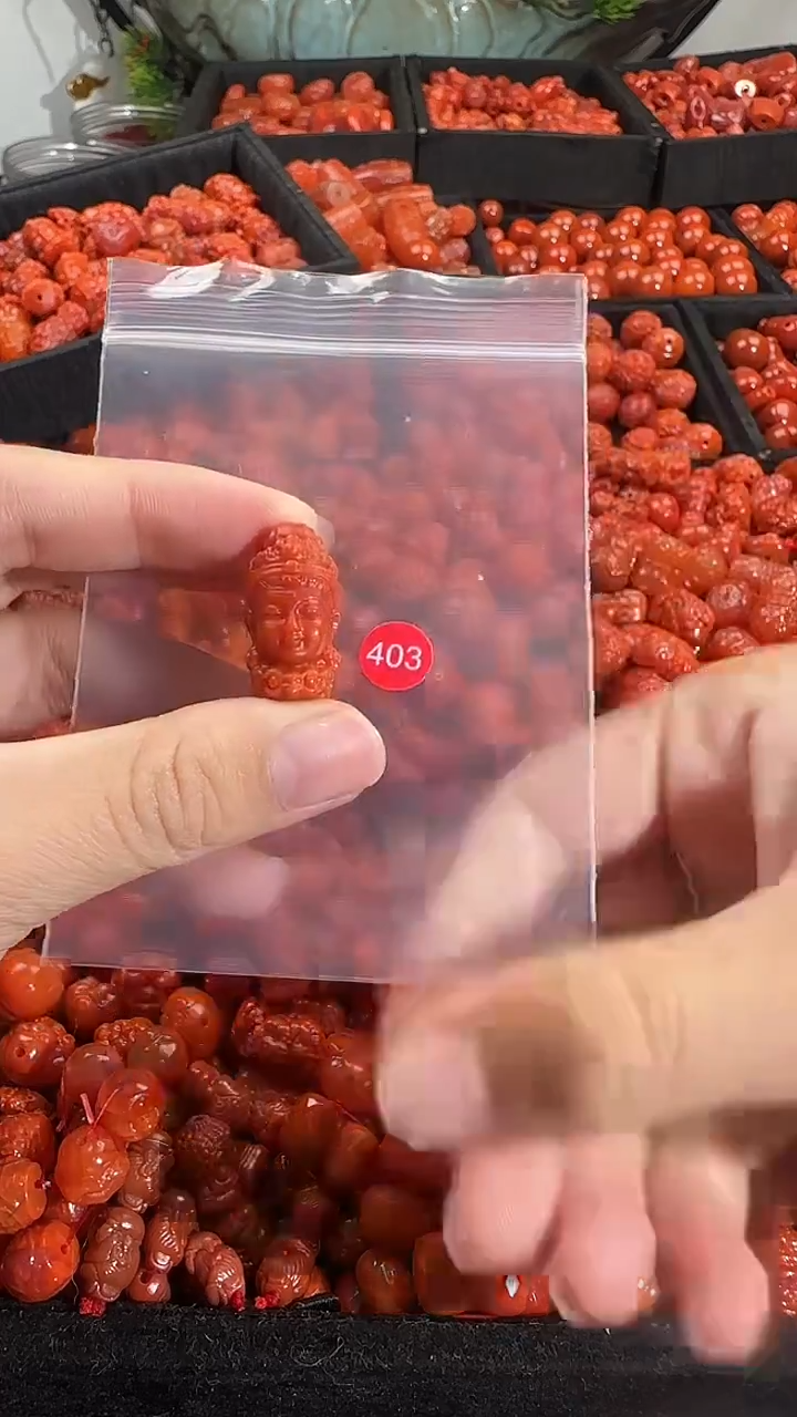 颈饰未镶嵌南红玛瑙1