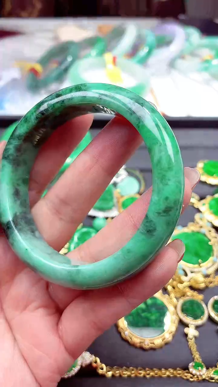 【闪购商品】翡翠手镯未镶嵌手镯