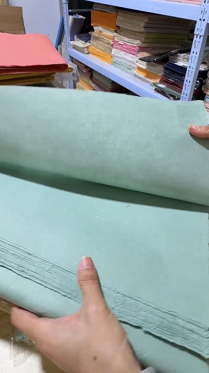 纯手工四尺对开25张水绿色金粉楮皮笺