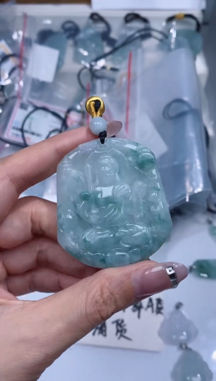 颈饰未镶嵌翡翠吊坠