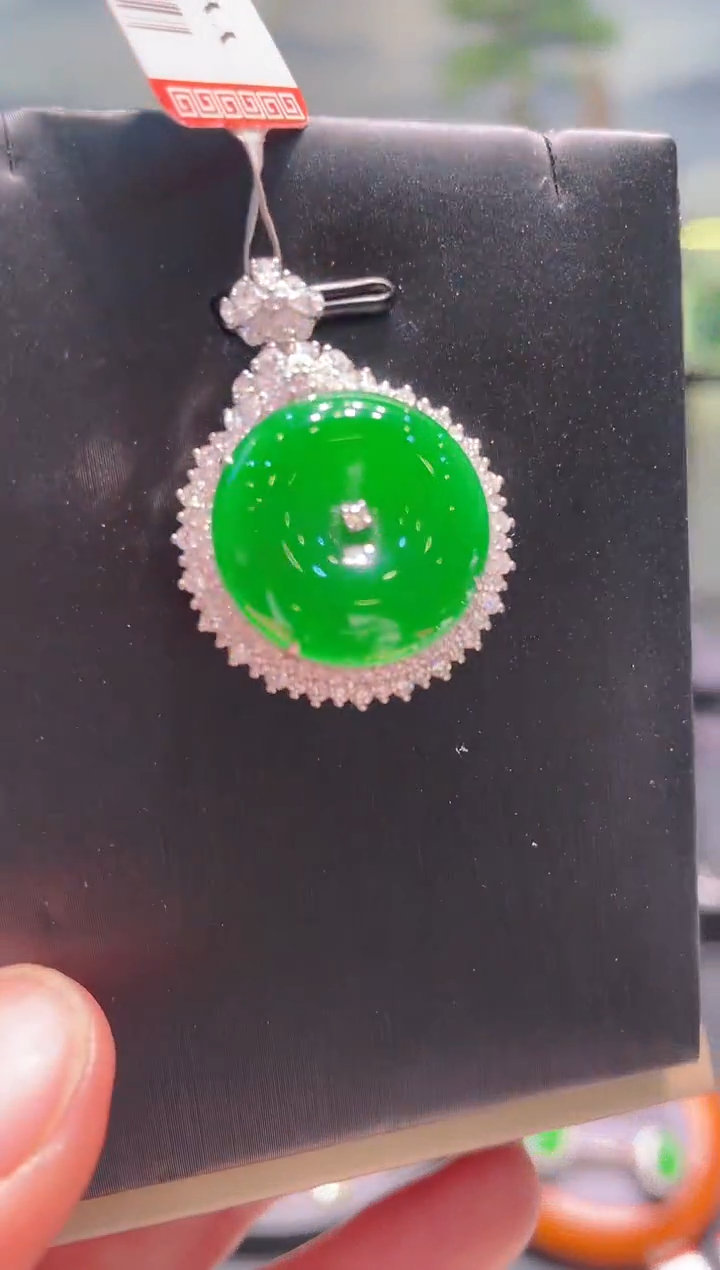 【闪购商品】翡翠颈饰18K金镶嵌A50天然A货翡翠