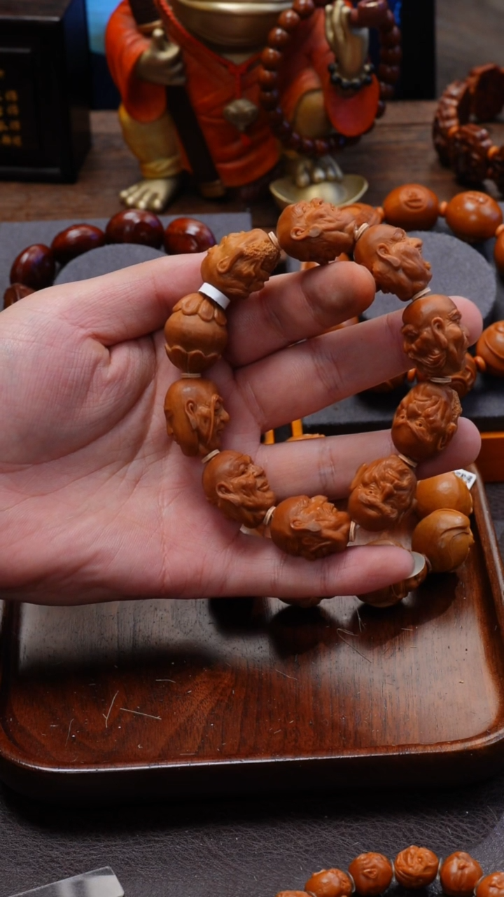 【闪购商品】橄榄核吊坠写实十八罗汉