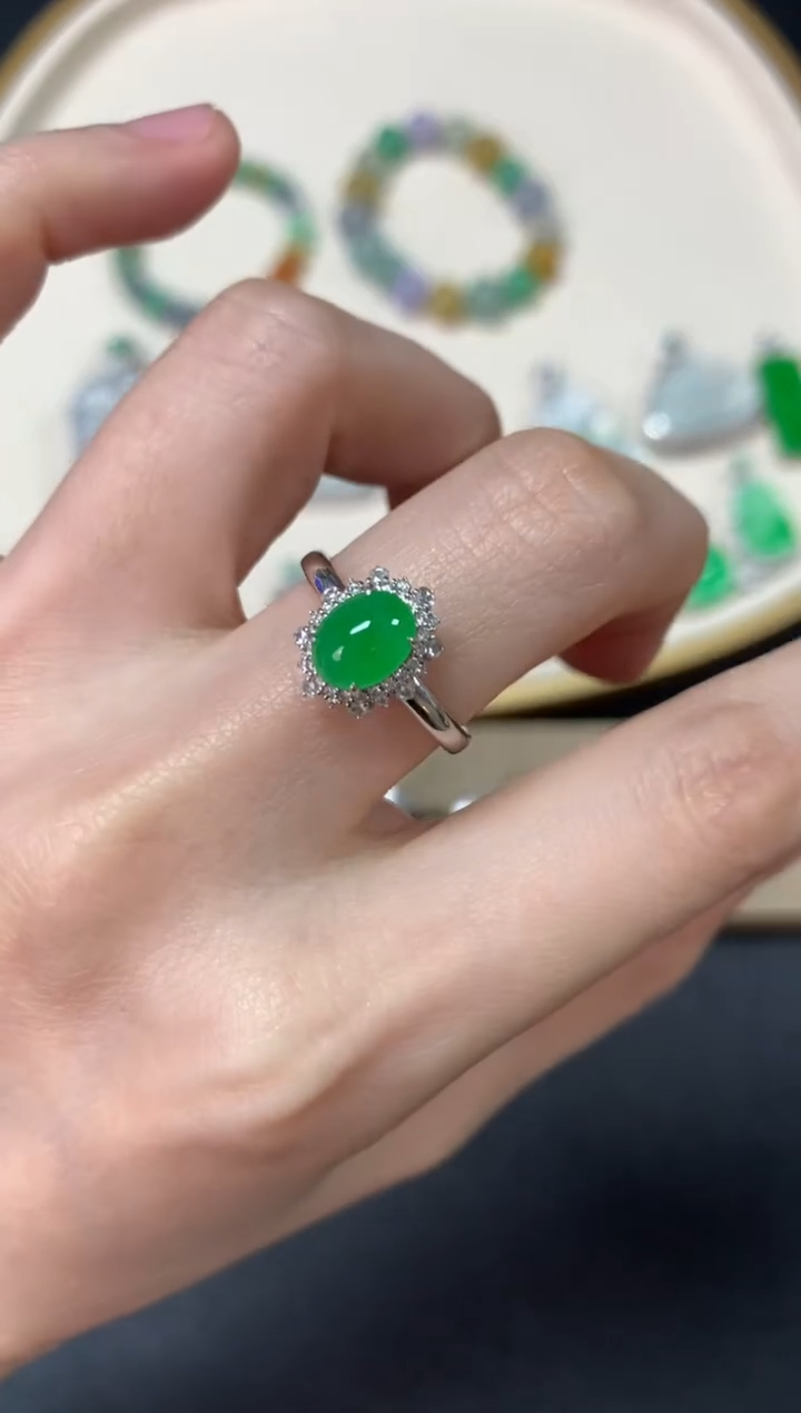 【闪购商品】翡翠戒指18K金镶嵌_蛋面戒指9800