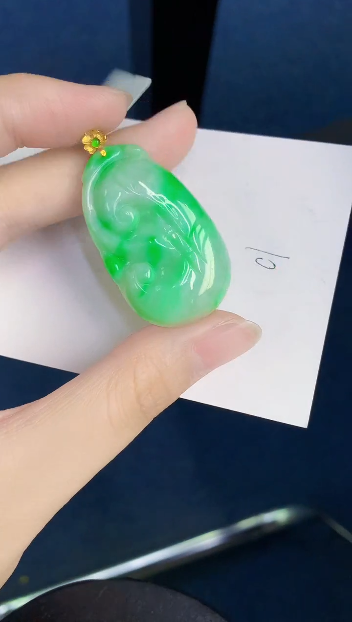 翡翠18K金镶嵌颈饰天然翡翠缅甸A货