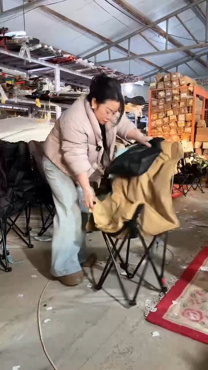 铁U型 加棉 高背 颜色随机