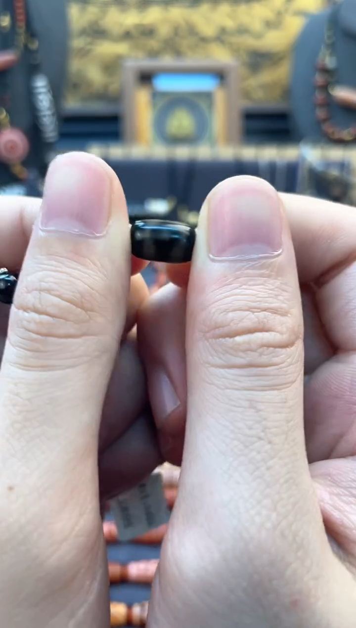 玛瑙/玉髓未镶嵌颈饰曲贡三眼