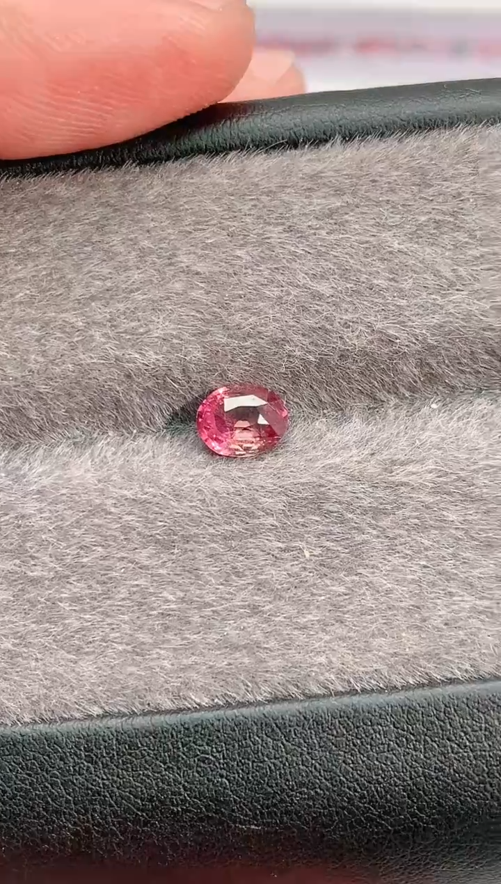 裸石蓝宝石1.08-2226天然帕帕拉恰色蓝宝石