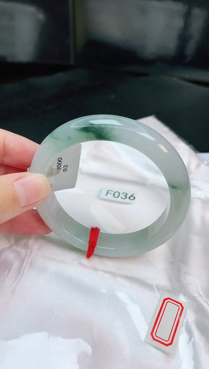 【闪购商品】翡翠手镯未镶嵌缅甸天然A货翡翠