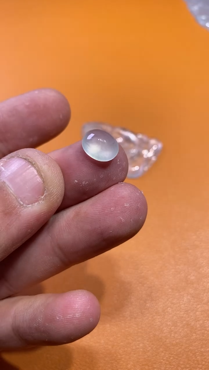 【闪购商品】翡翠吊坠(不含链)未镶嵌蛋面199