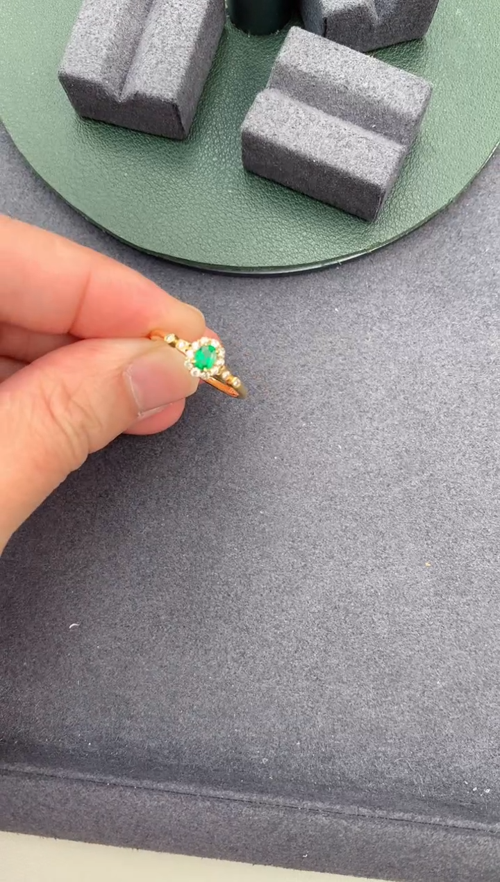 【闪购商品】祖母绿戒指18K金镶嵌14分祖母绿戒指