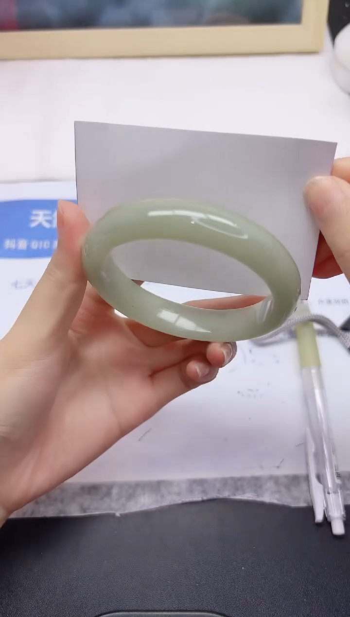 石英质玉手镯未镶嵌119-61.5