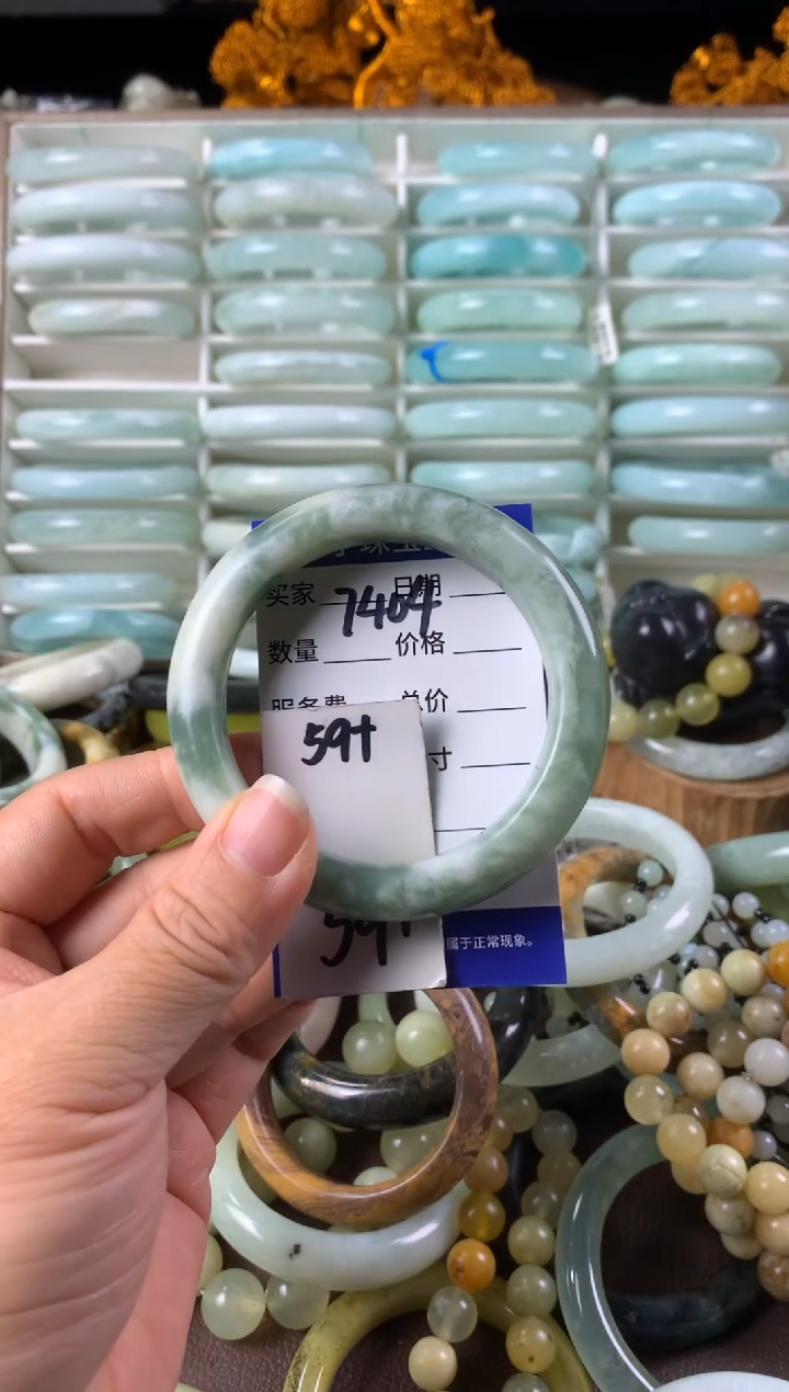 【闪购商品】蛇纹石玉手镯未镶嵌7404
