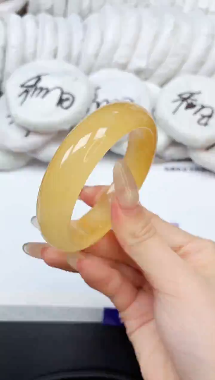 石英质玉手镯未镶嵌24K113-57
