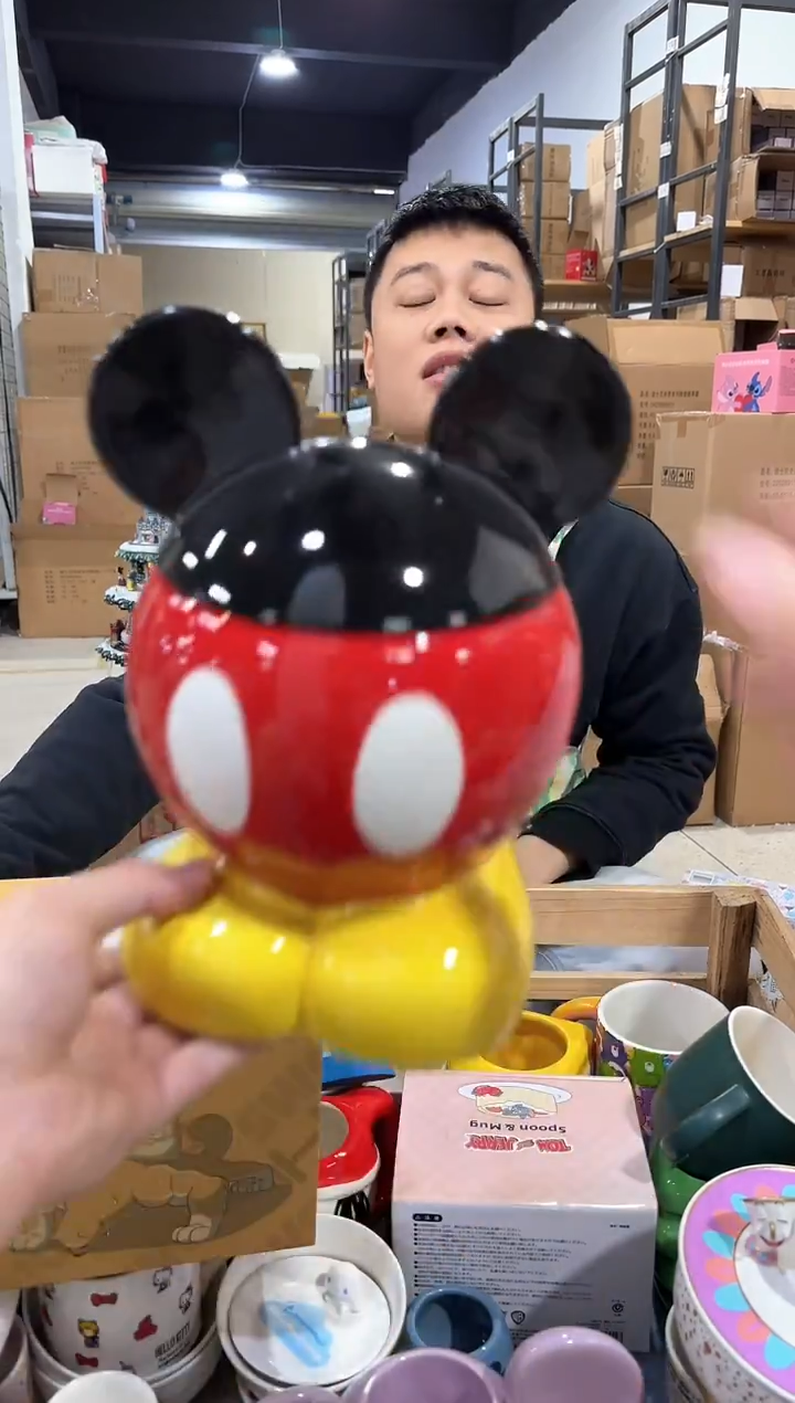 瓷片米奇半身球形罐
