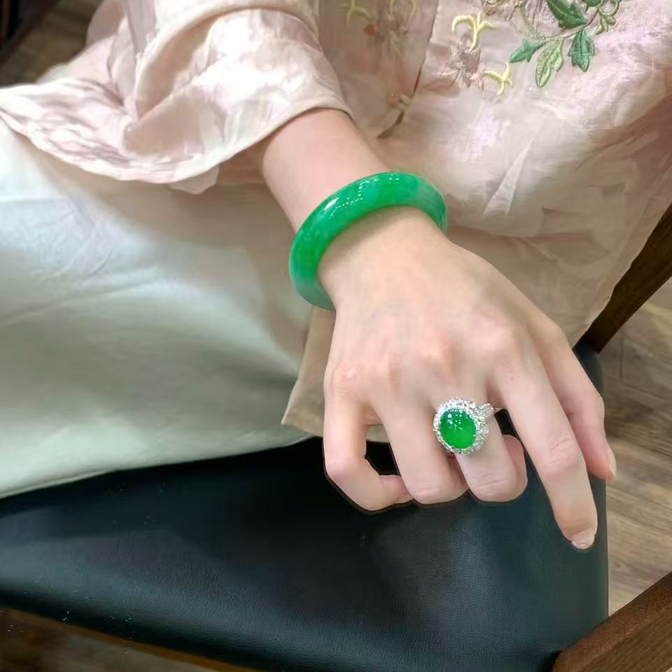 时尚手镯飘花发其一女款