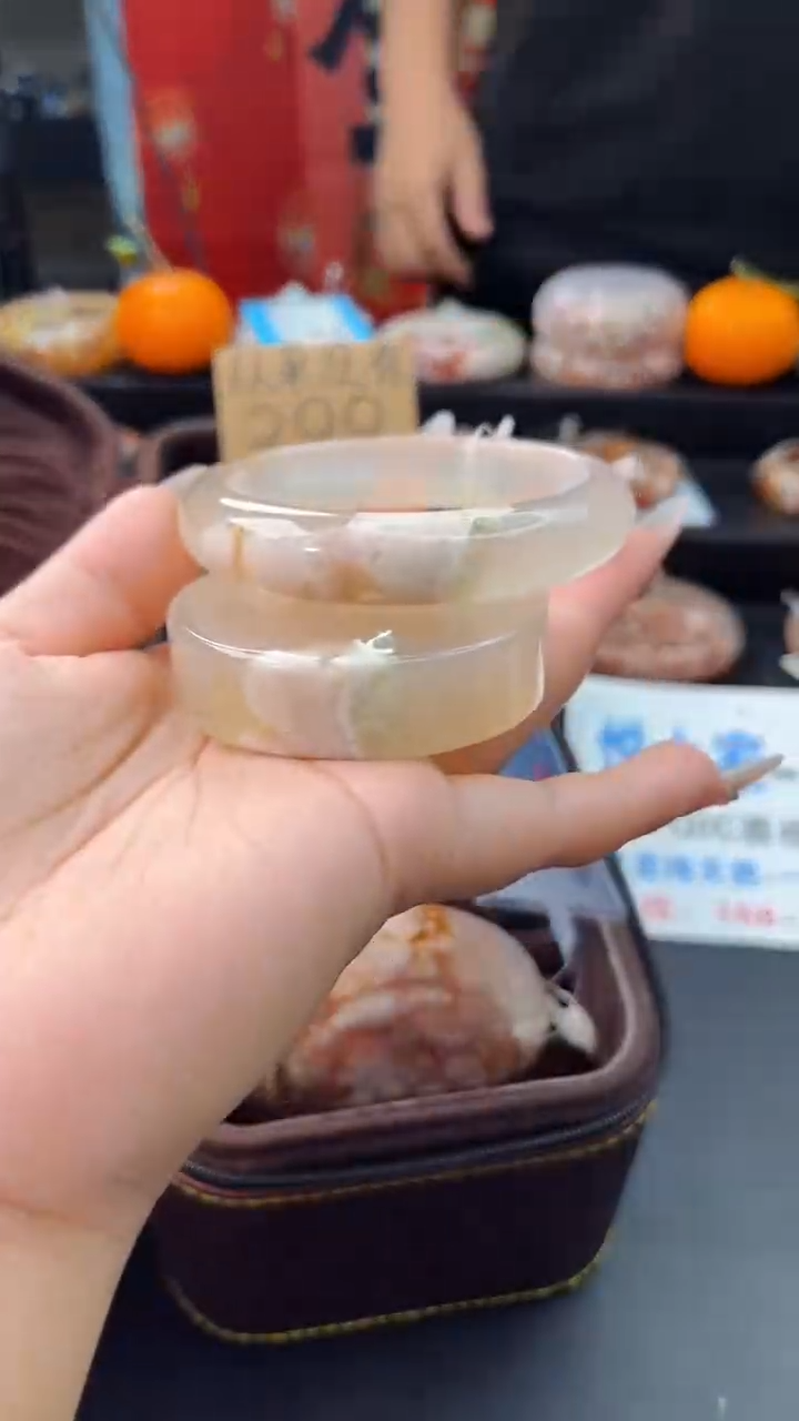 【闪购商品】石英质玉手镯未镶嵌赠送镯心（59圈口）