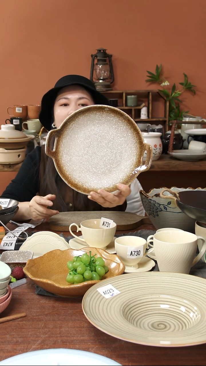 陶瓷A325一个陶瓷粗陶双耳盘可能微瑕25*2