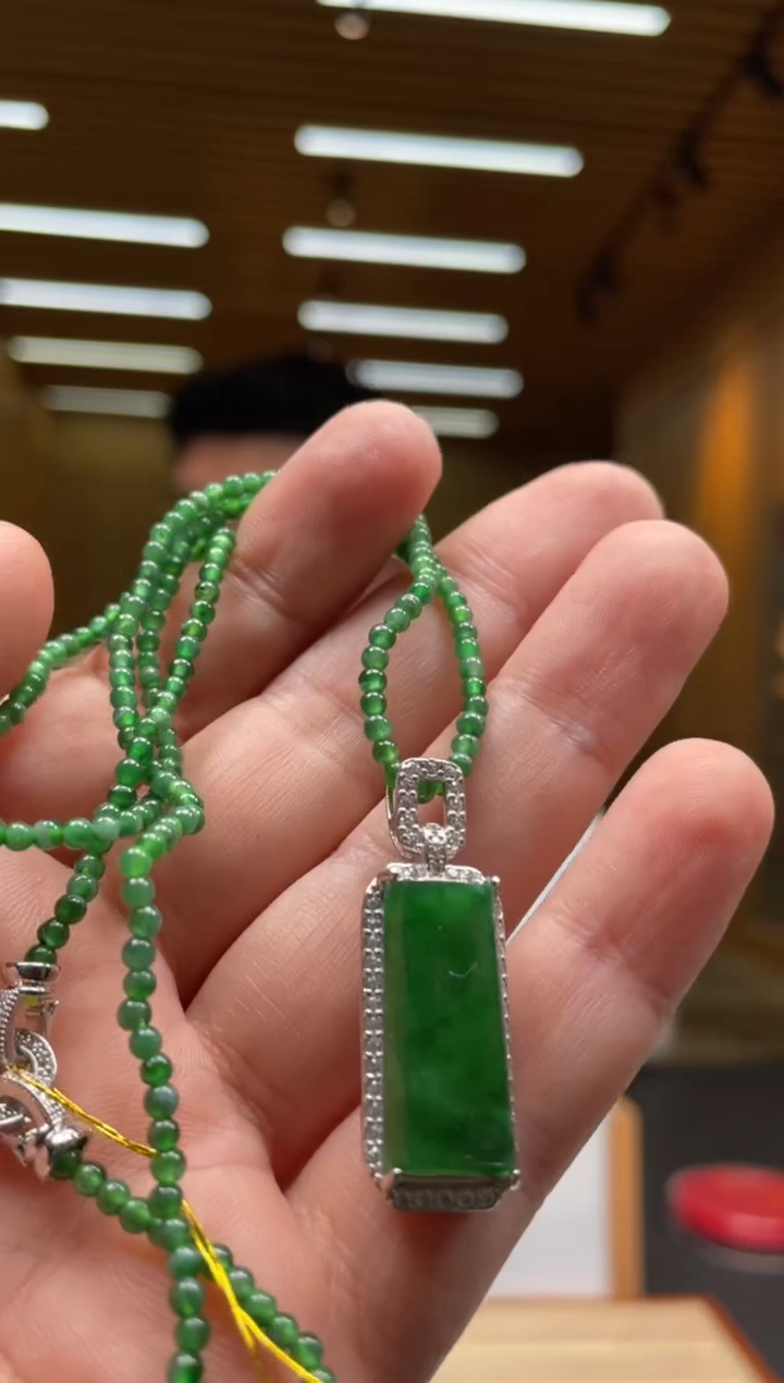 【闪购商品】翡翠颈饰未镶嵌*******253