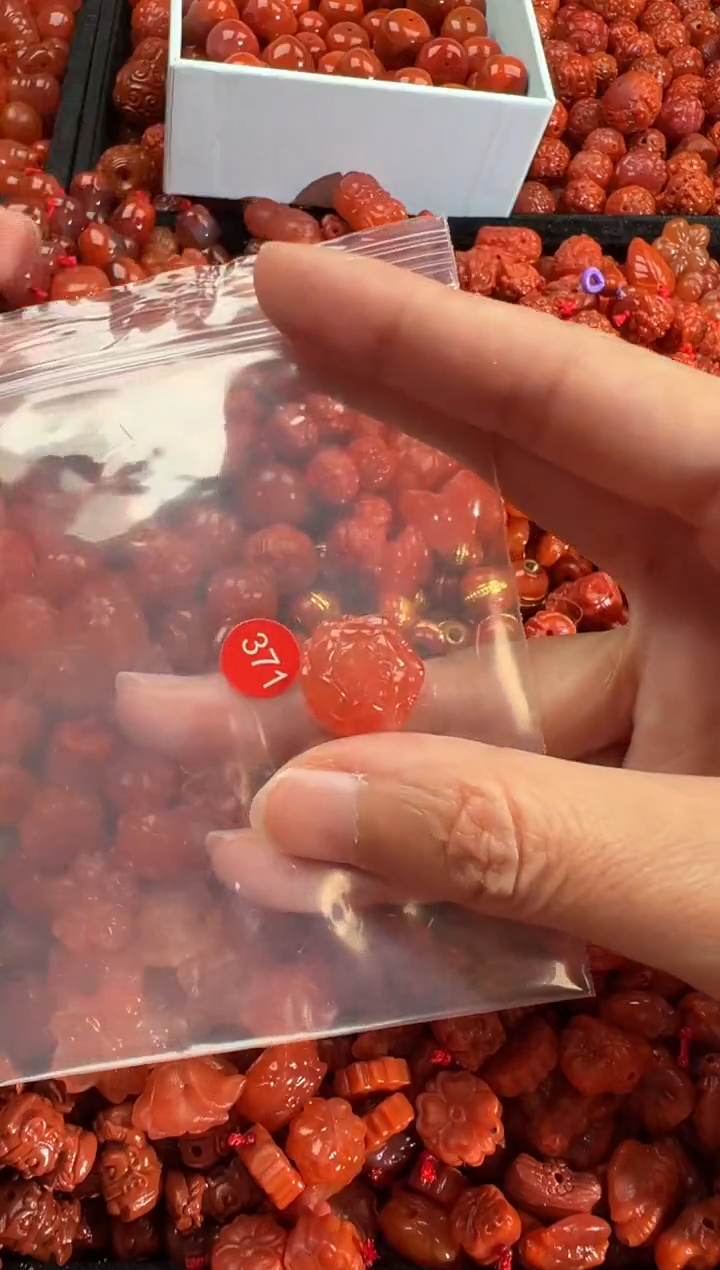【闪购商品】南红玛瑙合金颈饰2