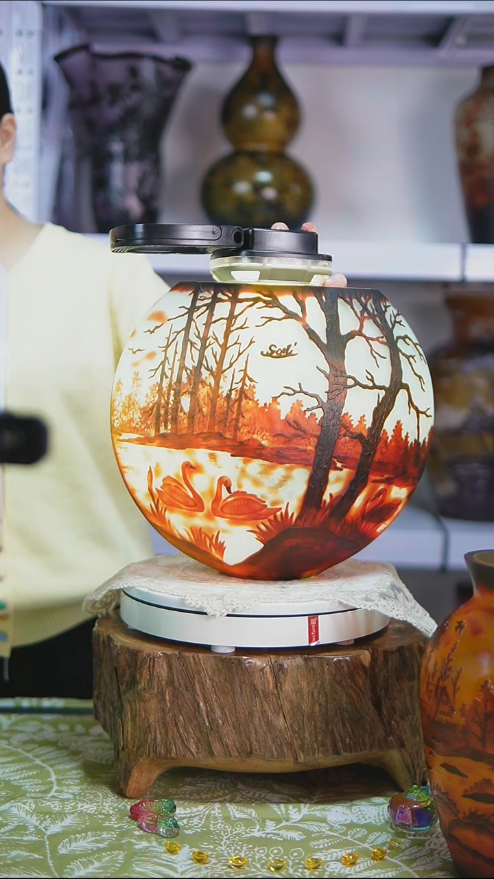 琉璃【3】天鹅湖畔格雷扁瓶