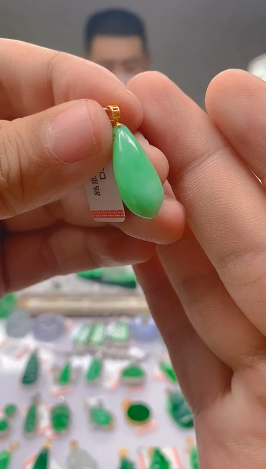 【闪购商品】翡翠颈饰18K金镶嵌新号开播，全场乱卖