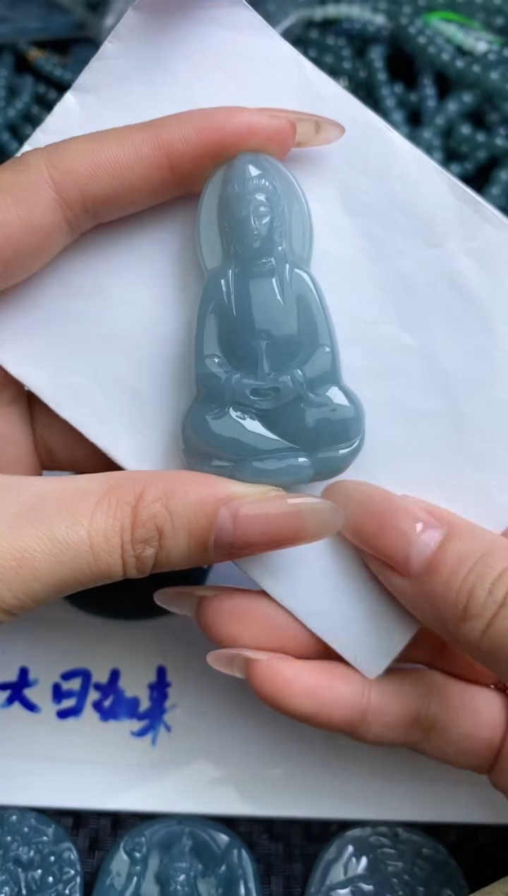 【闪购商品】翡翠颈饰未镶嵌         