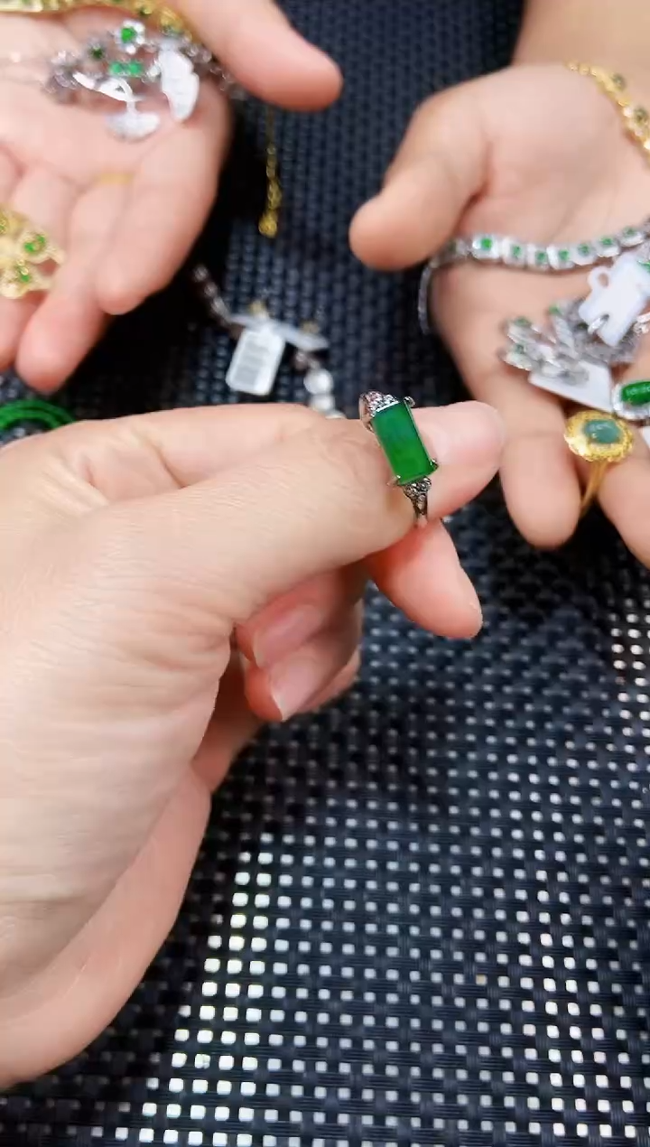 【闪购商品】翡翠戒指未镶嵌111111111