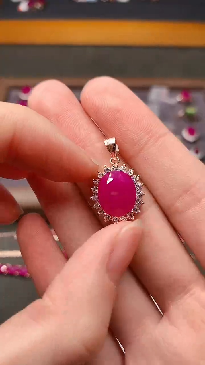 【闪购商品】红宝石颈饰银S925镶嵌.......