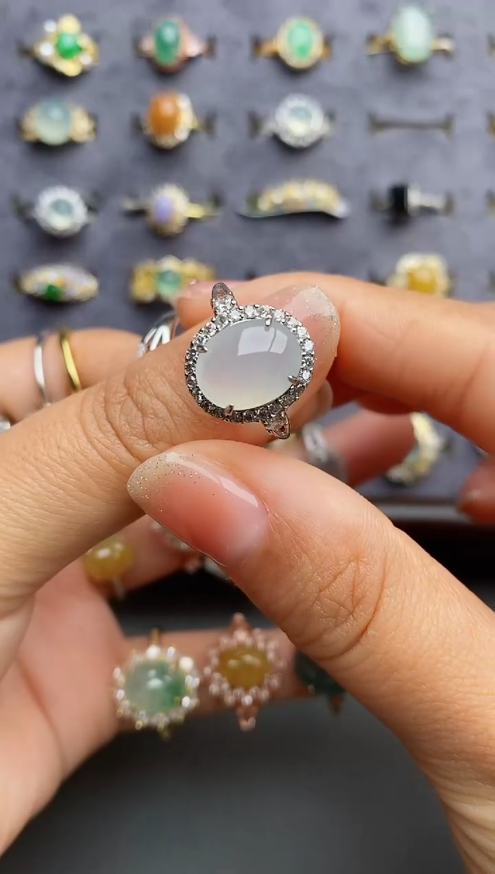 银S925镶嵌戒指翡翠熙****光瑞丽市颜玉珠宝