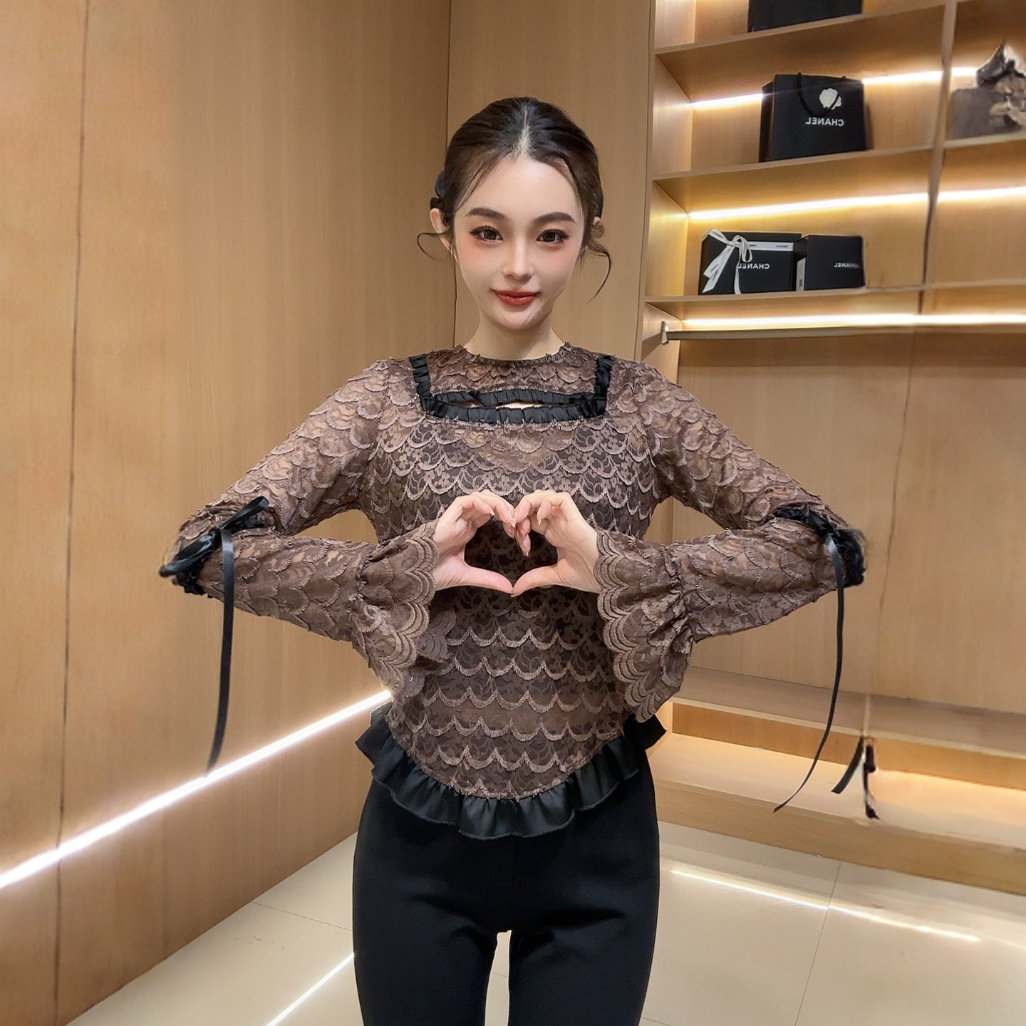 韩版小众设计感花边蝴蝶结镂空收腰显瘦减龄蕾丝打底衫内搭8155