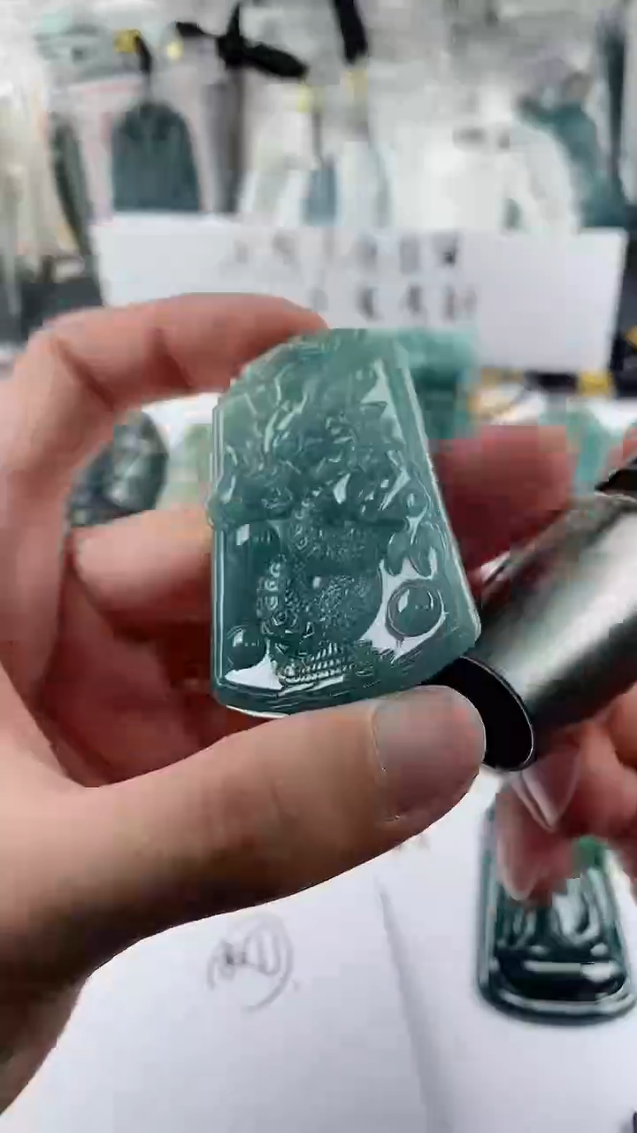 【闪购商品】翡翠颈饰未镶嵌多样性一件随机发货 龙牌68