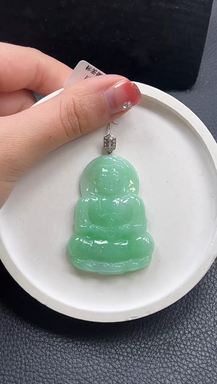 【闪购商品】翡翠颈饰18K金镶嵌观音