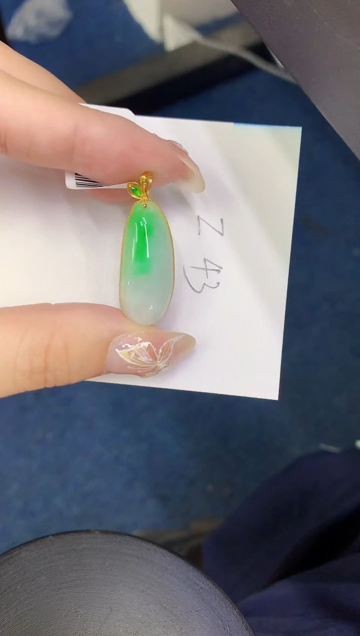 【闪购商品】翡翠颈饰18K金镶嵌00000000000