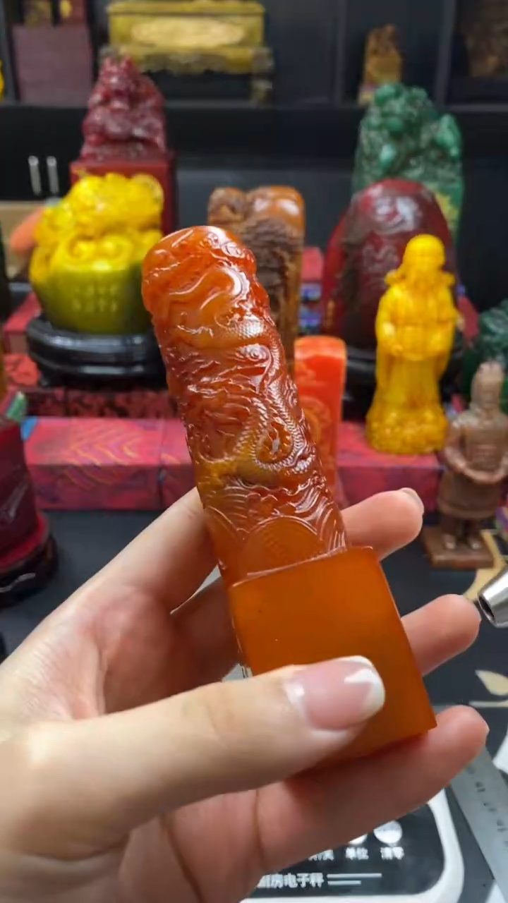 寿山石印石田黄盘龙柱