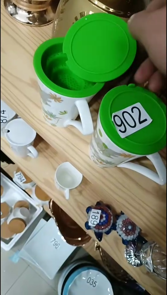 【闪购商品】陶瓷2个装带茶漏马克杯902
