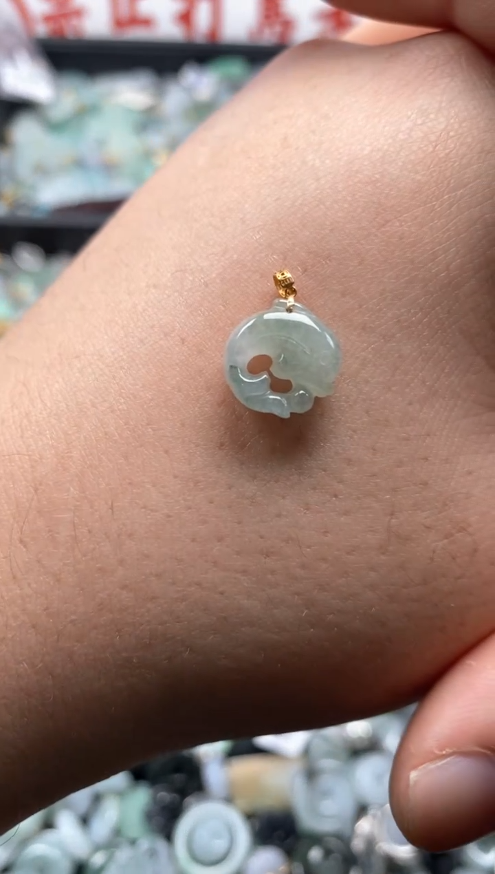 【闪购商品】翡翠颈饰未镶嵌哥哥