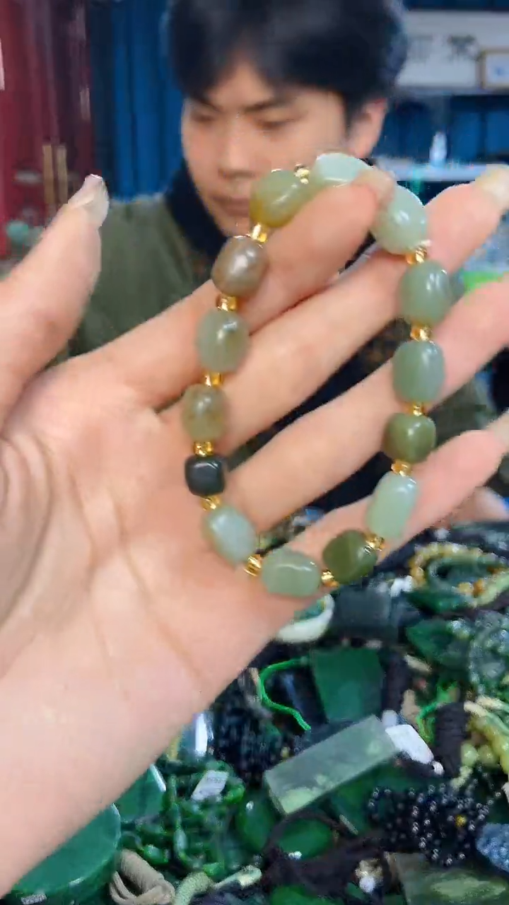 未镶嵌和田玉挂件1