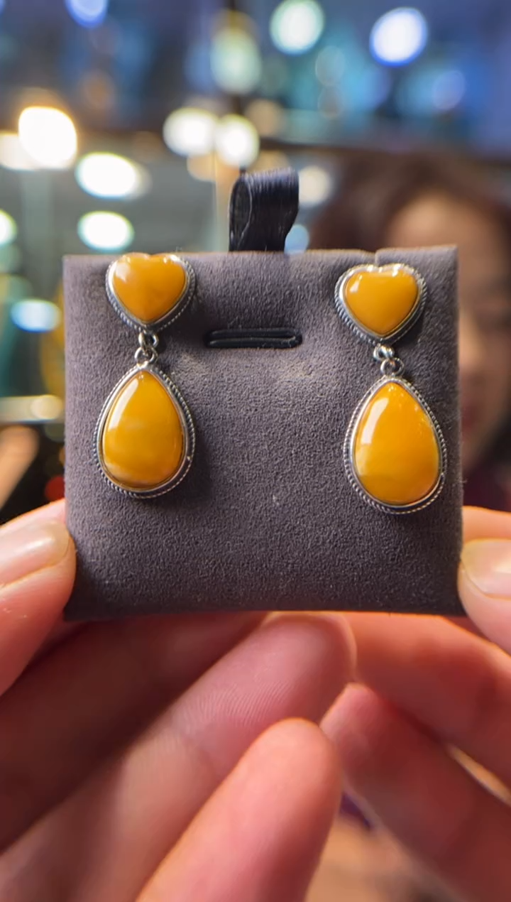 【闪购商品】蜜蜡耳坠银S925镶嵌 噶玛珠宝