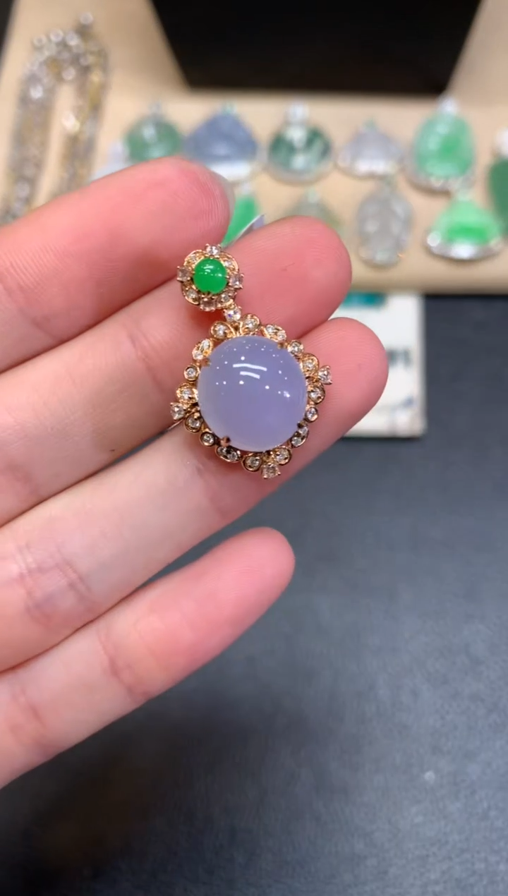 【闪购商品】翡翠颈饰18K金镶嵌蛋面【无服务费】