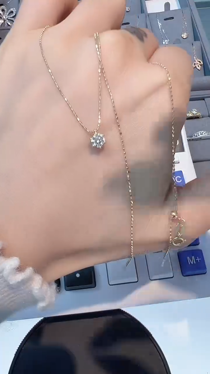 【闪购商品】钻石·18K金镶嵌40分项链