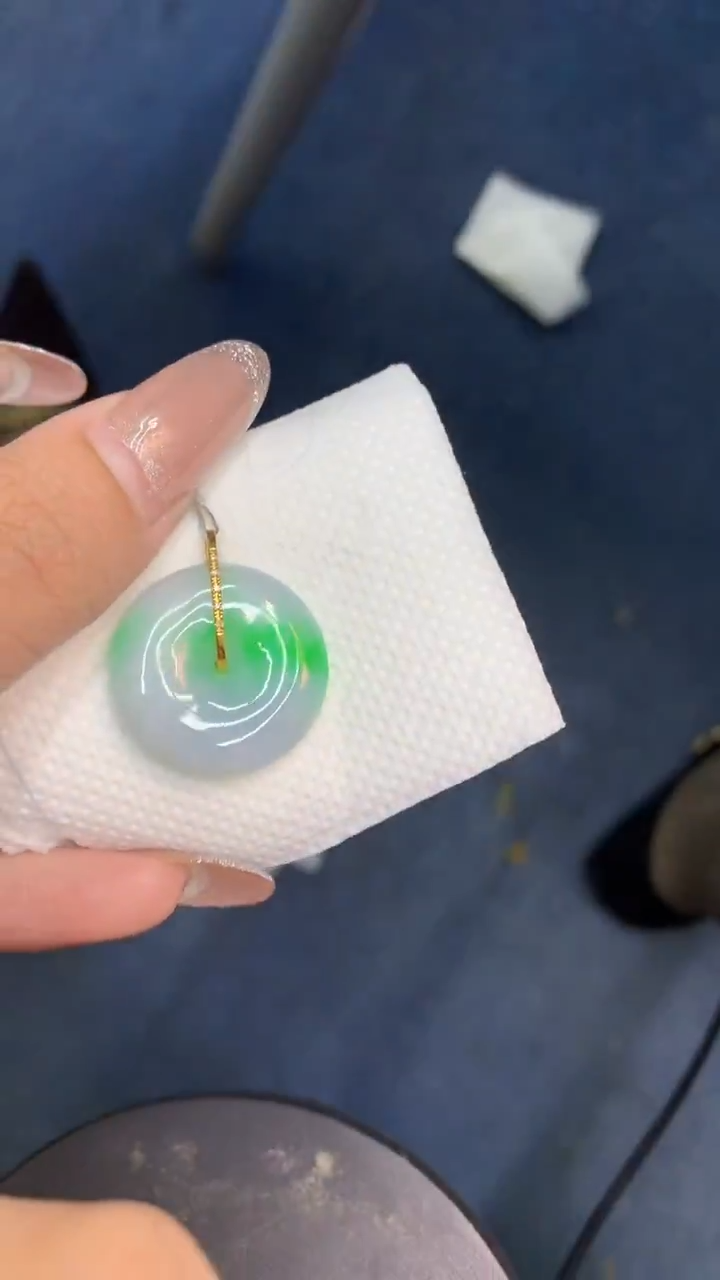 颈饰18K金镶嵌翡翠1