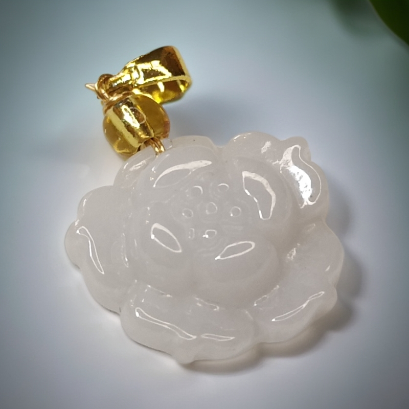 A货翡翠莲花朵镶嵌女款精致百搭玉坠古风首饰新中式气质礼物精美