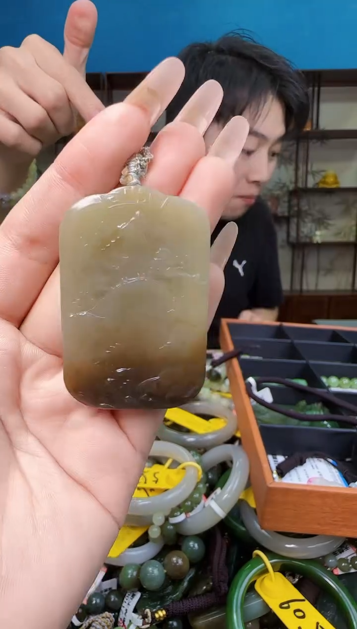 颈饰未镶嵌和田玉1