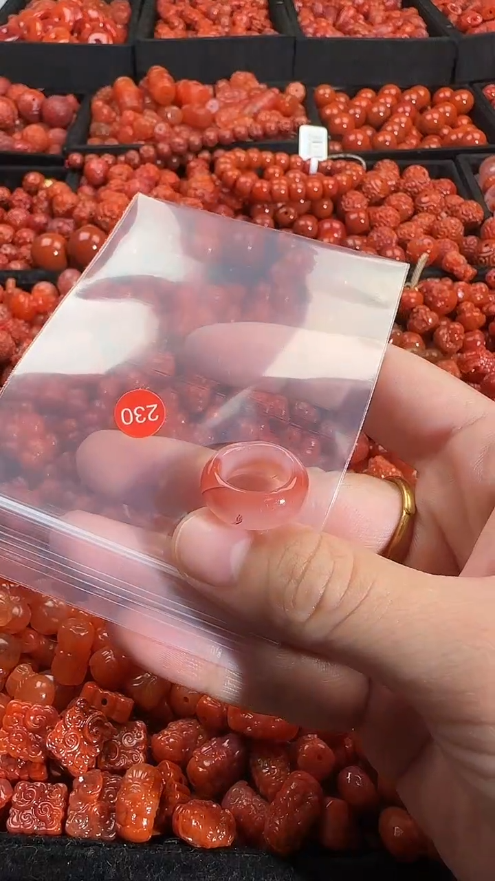 颈饰未镶嵌南红玛瑙1